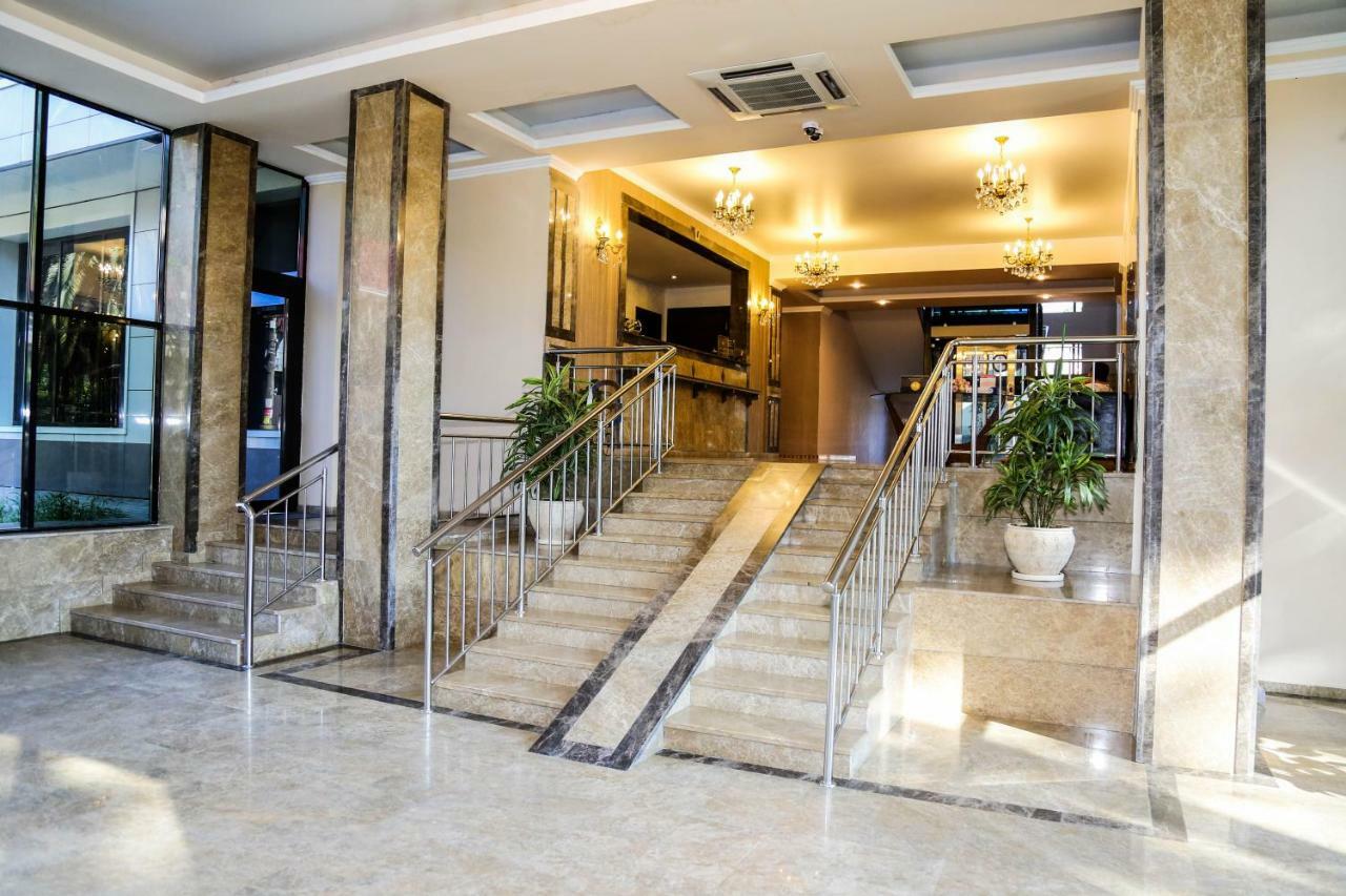 Grand Hotel Gagra Buitenkant foto
