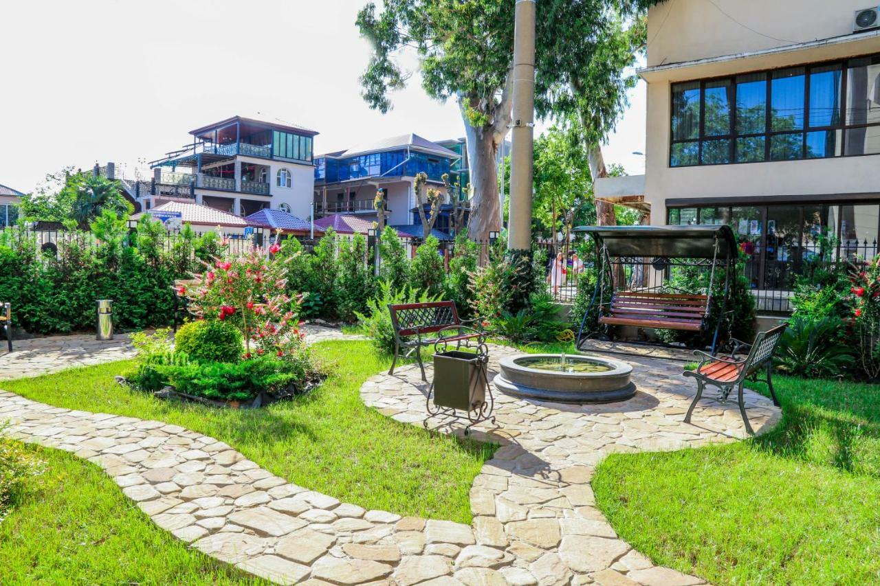 Grand Hotel Gagra Buitenkant foto