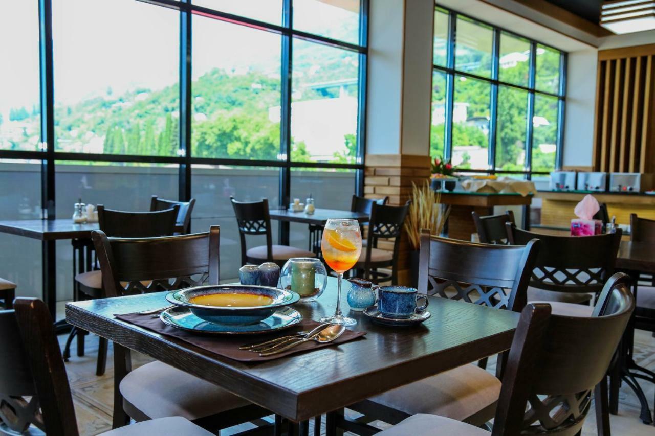 Grand Hotel Gagra Buitenkant foto